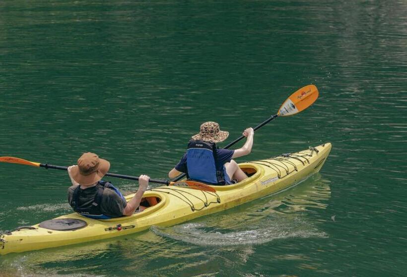 استراحتگاه Avana Retreat