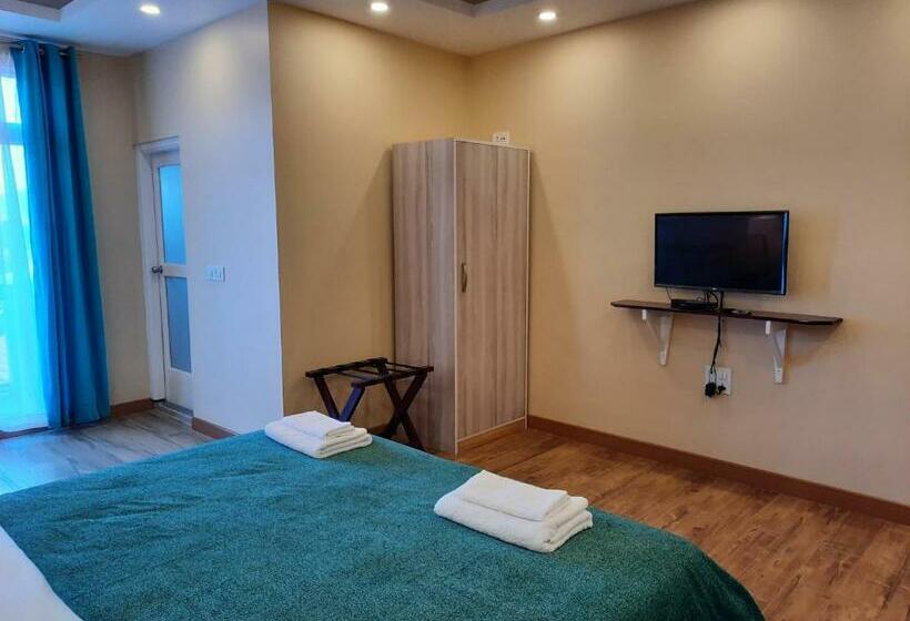 Resort Shalom Farmhouse By The Hillside