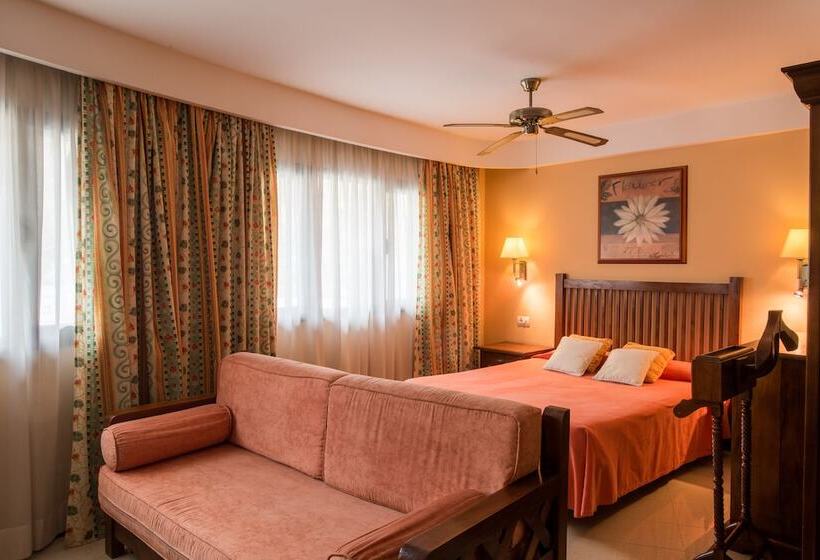 Aparthotel El Galeón