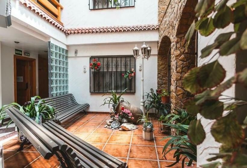 Agusti Hostal