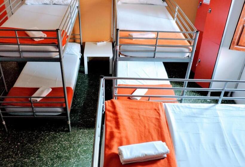 فندق فئة نجمة واحدة Feetup Home Backpackers Valencia