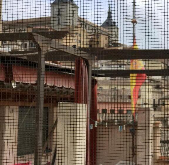 مسافرخانه Hospederia Casa De Cisneros