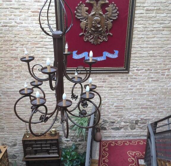 مسافرخانه Hospederia Casa De Cisneros