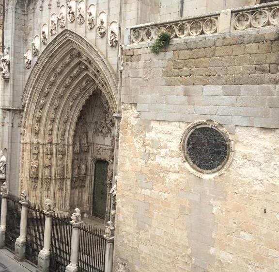 مسافرخانه Hospederia Casa De Cisneros