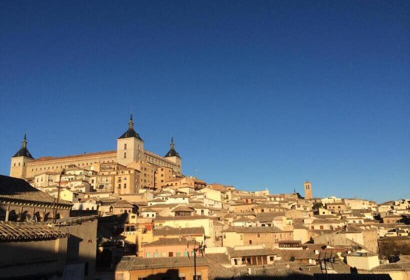 مسافرخانه Hospederia Casa De Cisneros