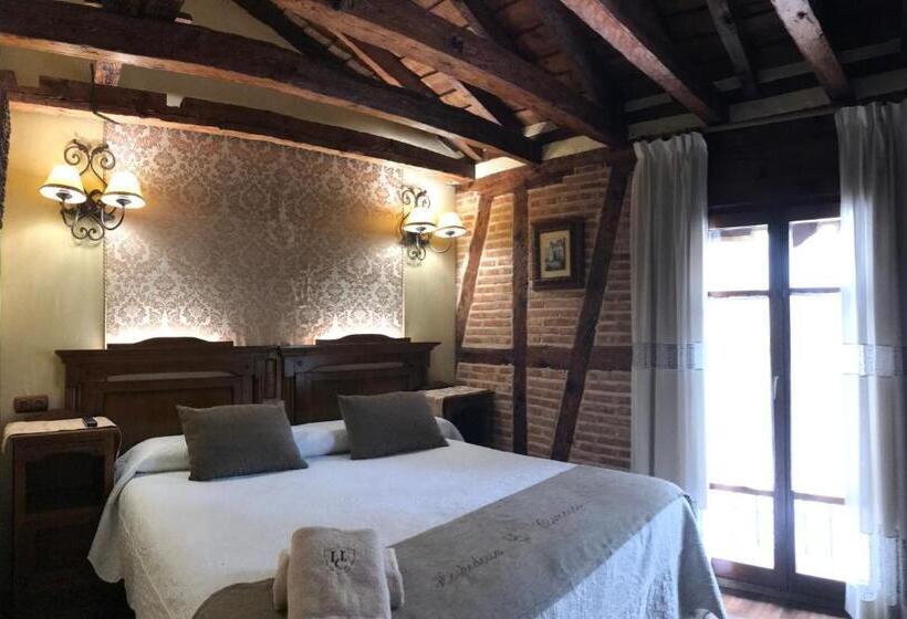 مسافرخانه Hospederia Casa De Cisneros