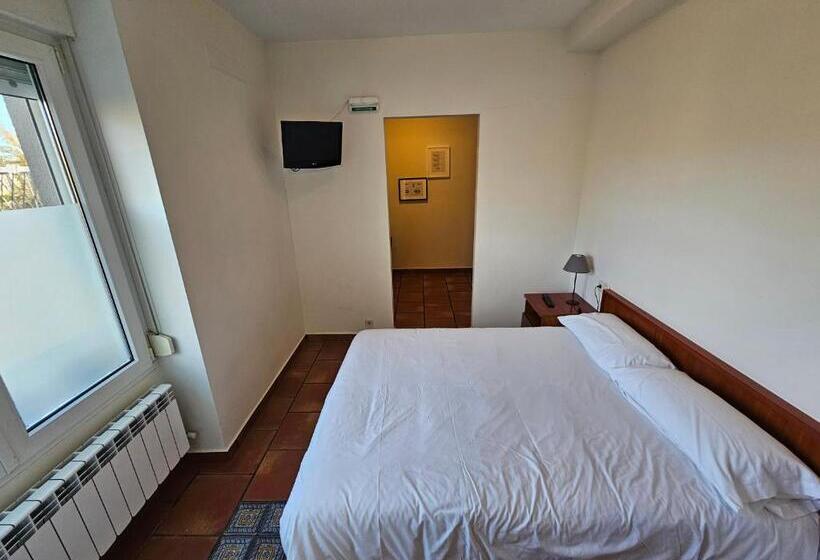 Hostal Jp Y Estudios