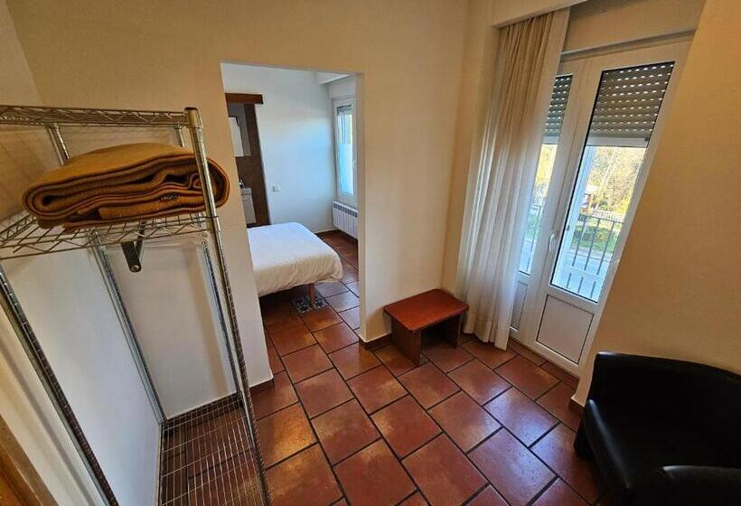 Hostal Jp Y Estudios