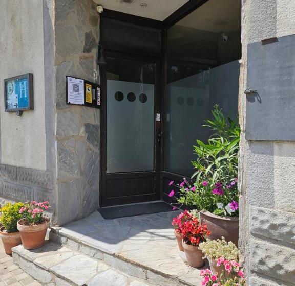 Hostal Jp Y Estudios