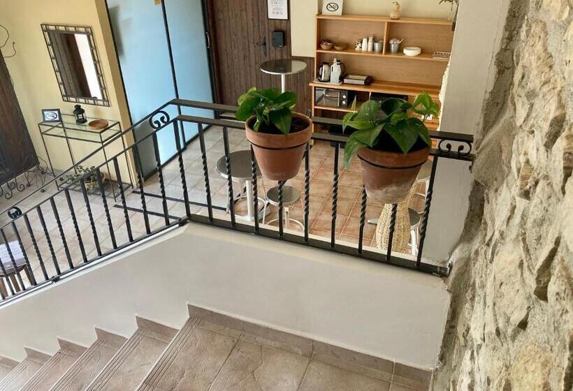 Hostal Jp Y Estudios