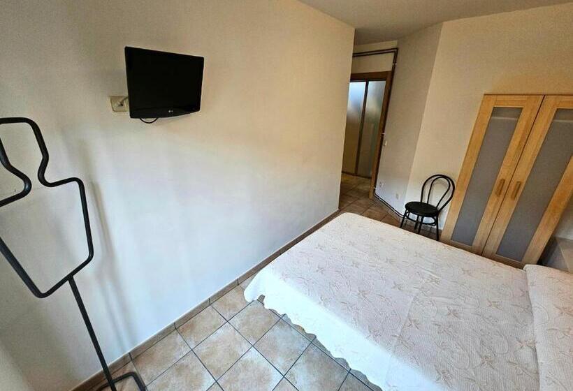 Hostal Jp Y Estudios