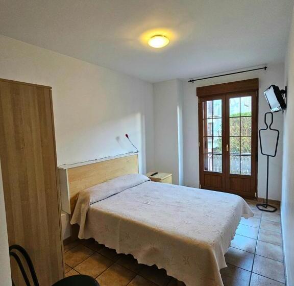 Hostal Jp Y Estudios