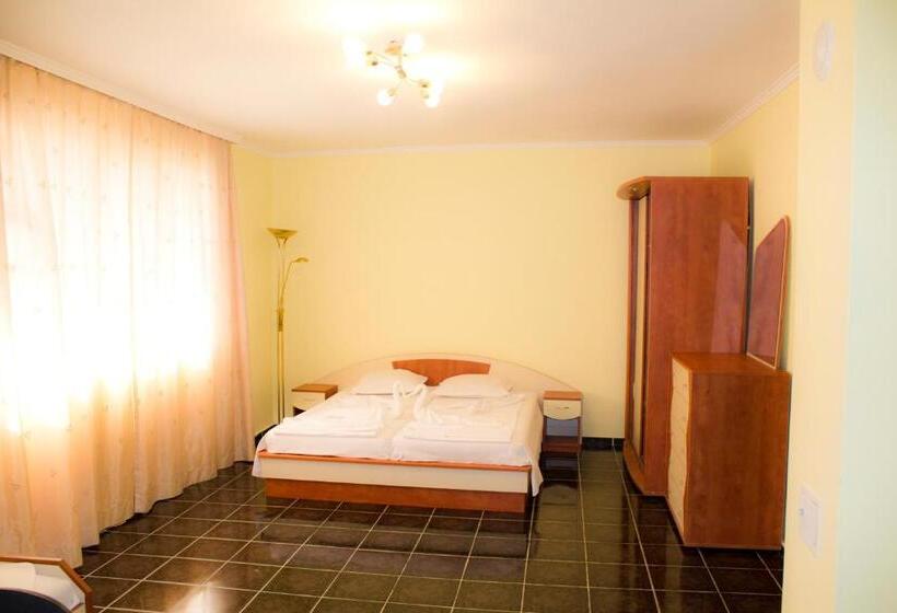 בית מלון כפרי дироси