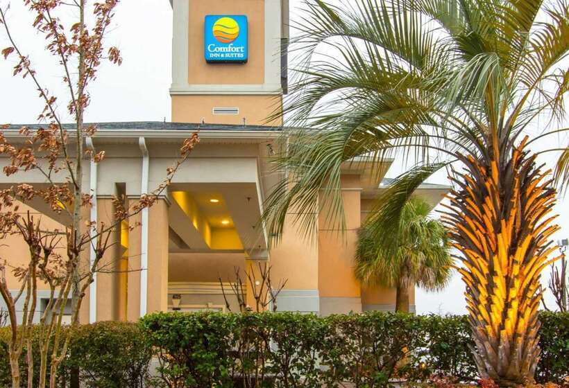 ホテル Comfort Inn & Suites Airport Convention Center