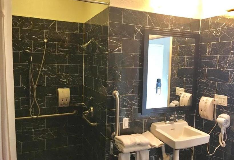 ホテル Americas Best Value Inn & Suites  Soma