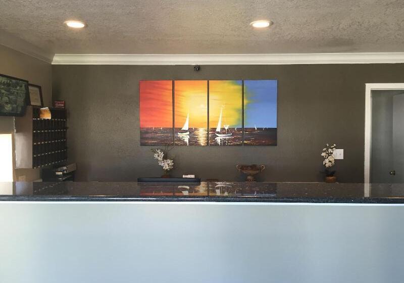 בית מלון כפרי Anaheim Executive Inn & Suites