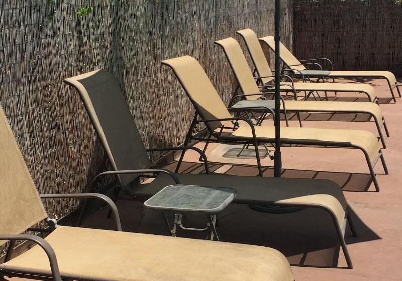 Отель Anaheim Executive Inn & Suites