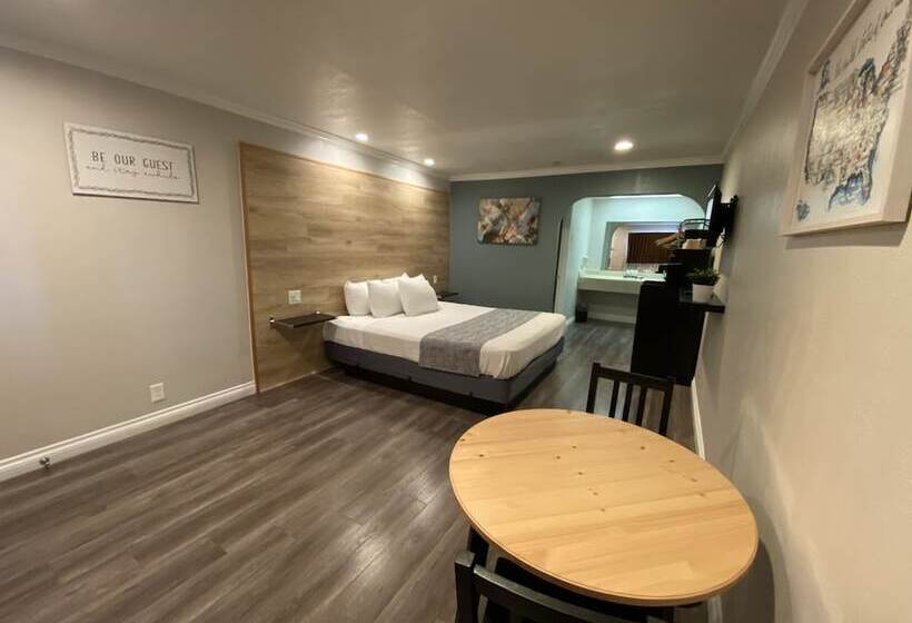 Отель Anaheim Executive Inn & Suites