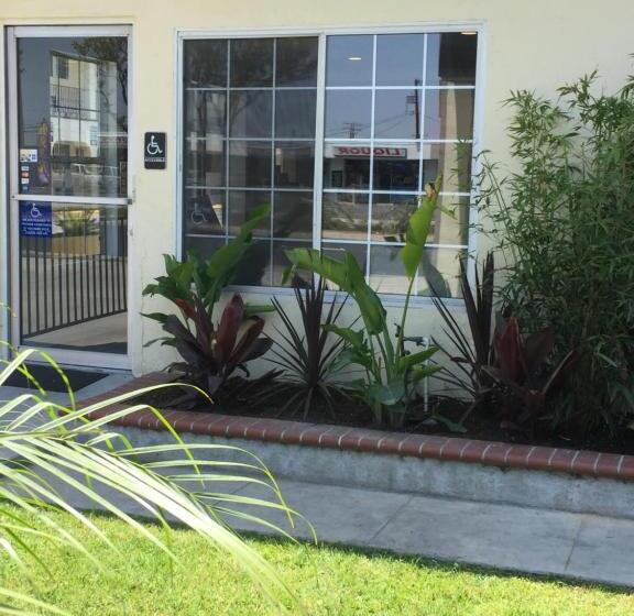 Отель Anaheim Executive Inn & Suites