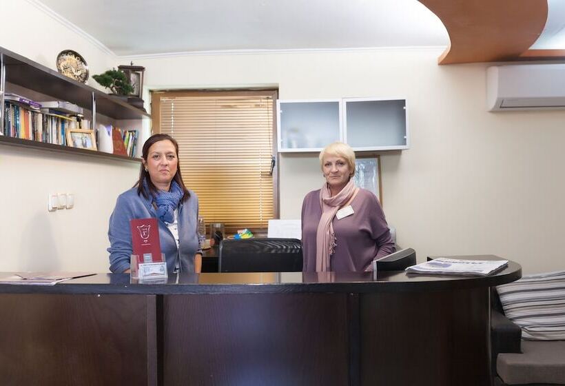 ホテル Apart & Rooms Fotinov