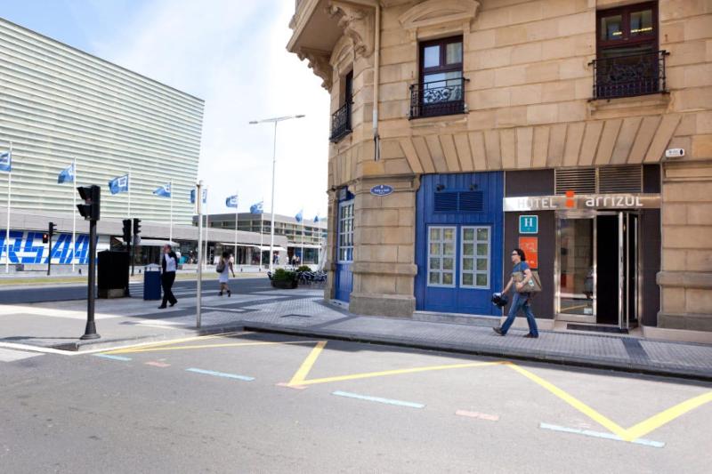 هتل Arrizul Beach