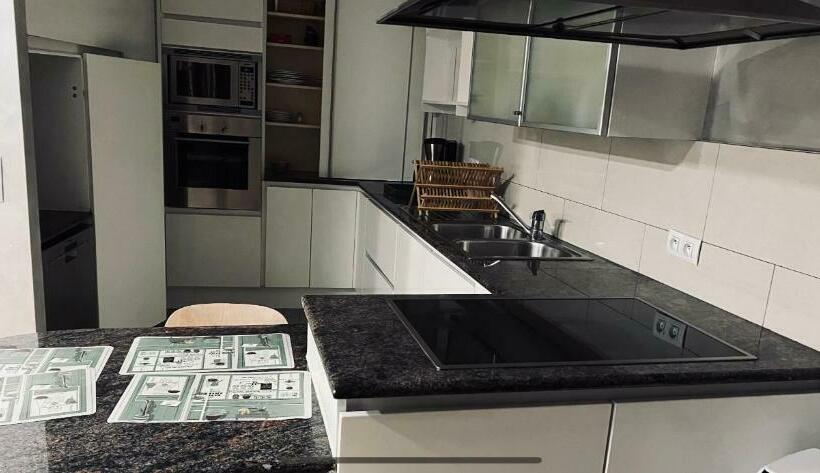 ホテル Au Manoir Des Vallees