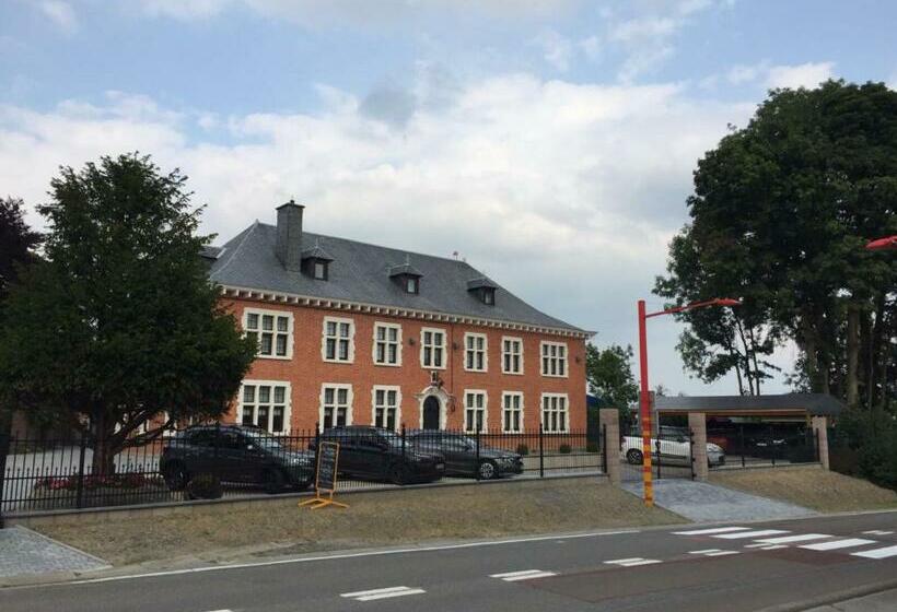 ホテル Au Manoir Des Vallees