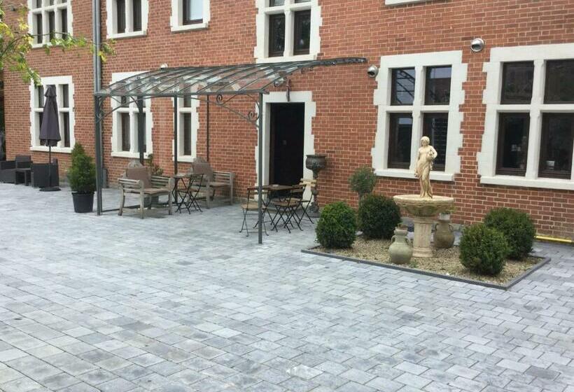 ホテル Au Manoir Des Vallees