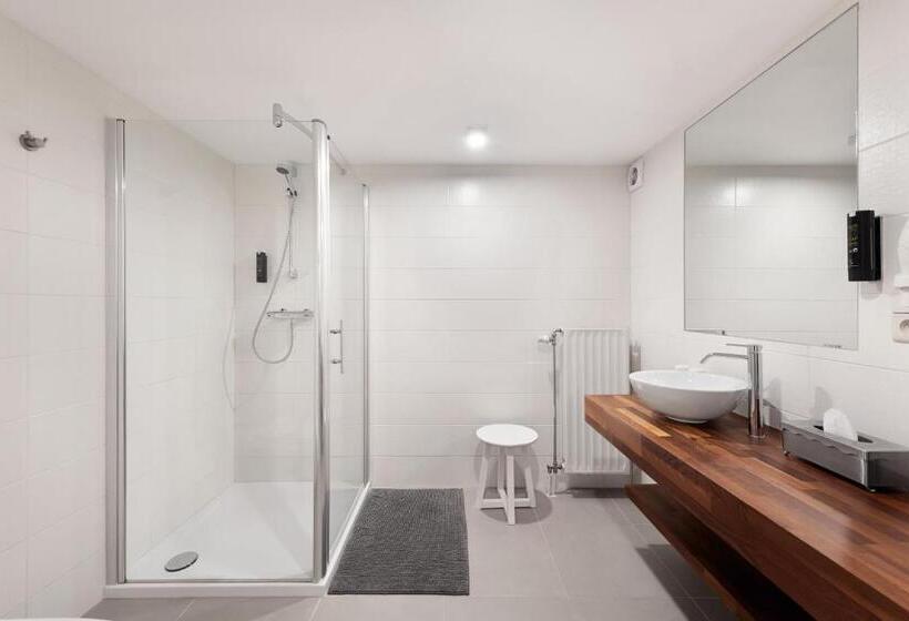 בית מלון כפרי Aux Ecuries De La Reine