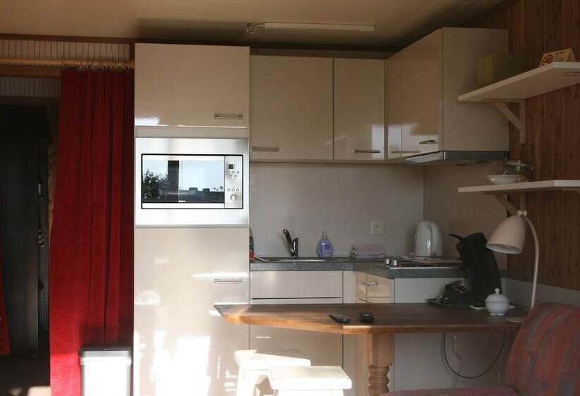 Отель B&b Domein Leegendael