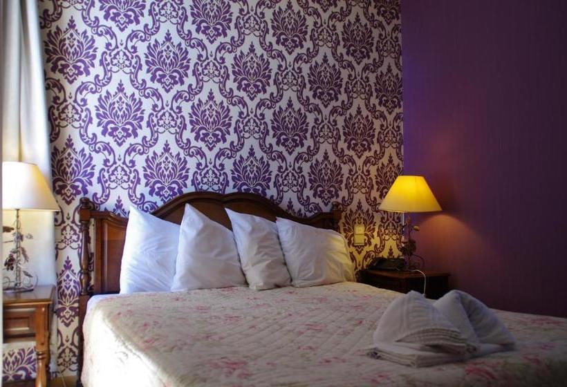 בית מלון כפרי Chateau De Latour