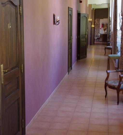 בית מלון כפרי Chateau De Latour