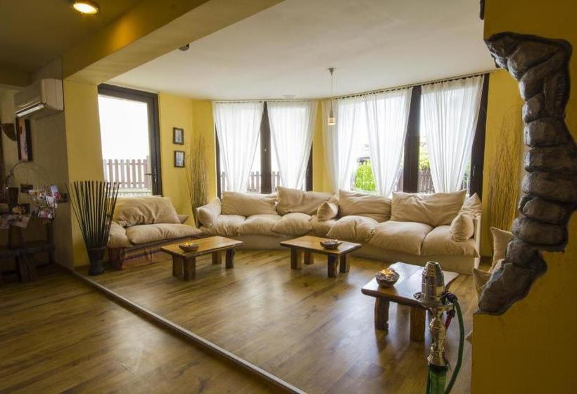 בית מלון כפרי Coral Guest House