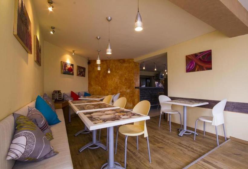 בית מלון כפרי Coral Guest House