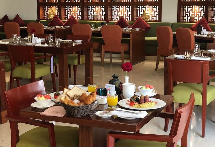 호텔 Crowne Plaza Sohar, An Ihg