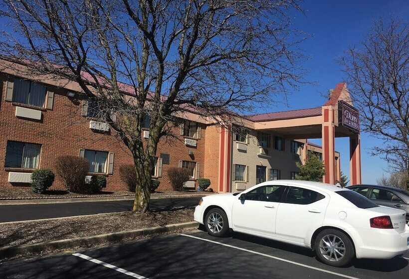 酒店 Derby Inn & Suites