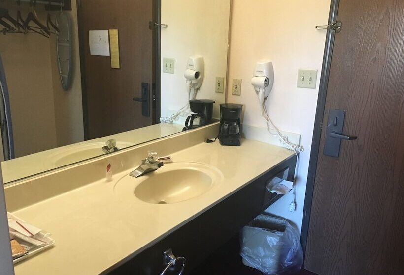 酒店 Derby Inn & Suites