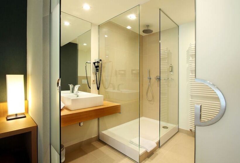 בית מלון כפרי Des Bains & Wellness Spa Nuxe