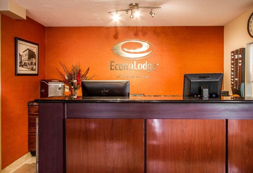 فندق Econo Lodge Freeport  Brunswick Area