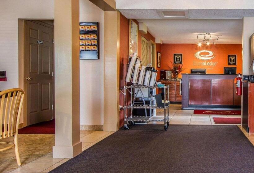 فندق Econo Lodge Freeport  Brunswick Area