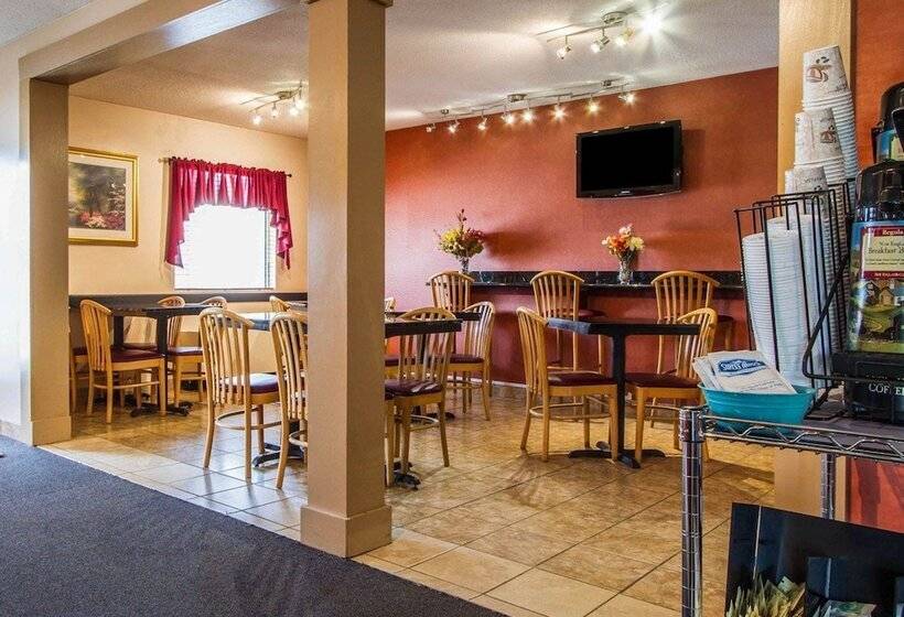 فندق Econo Lodge Freeport  Brunswick Area