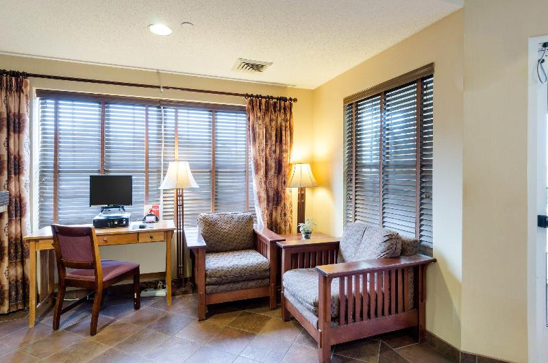 호텔 Econo Lodge Hadley Near University