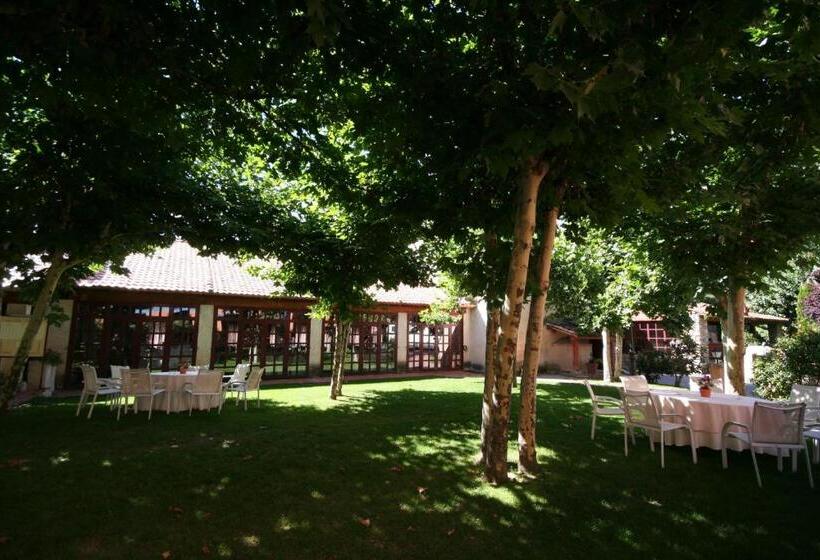 בית מלון כפרי El Rancho