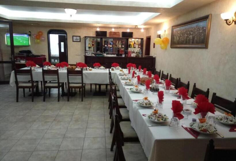 Family Hotel Elena