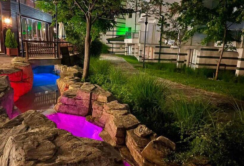 בית מלון כפרי Emerald Beach Resort & Spa