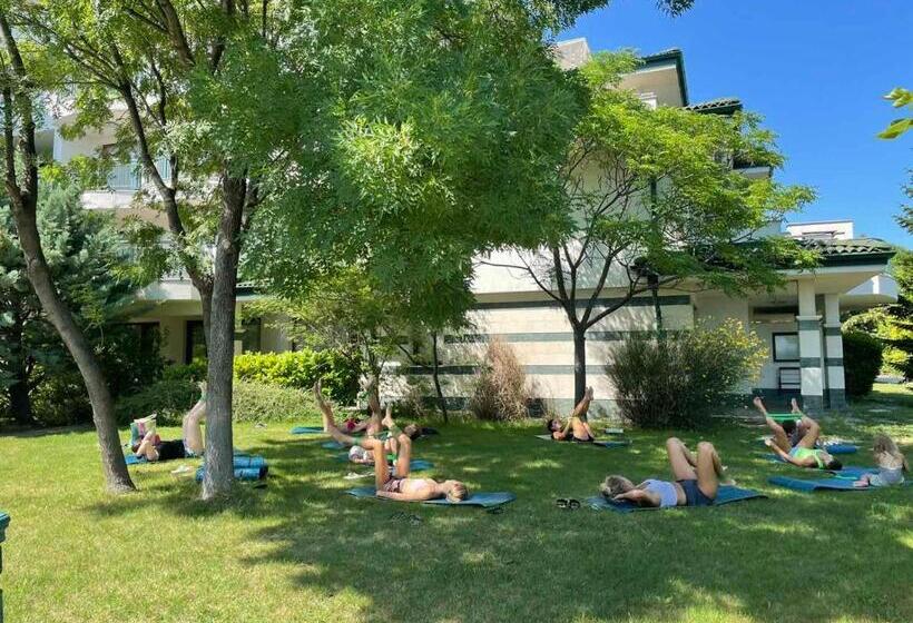 בית מלון כפרי Emerald Beach Resort & Spa