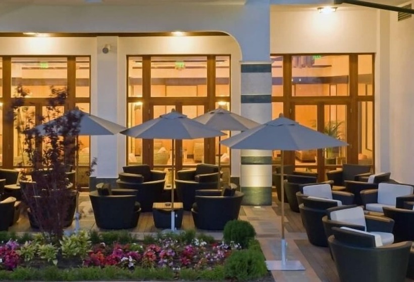 בית מלון כפרי Emerald Beach Resort & Spa