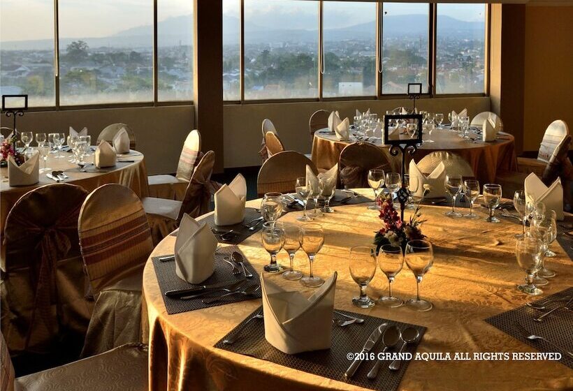 هتل Grand Aquila