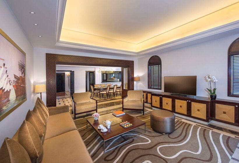 Grand Hyatt Doha Hotel & Villas