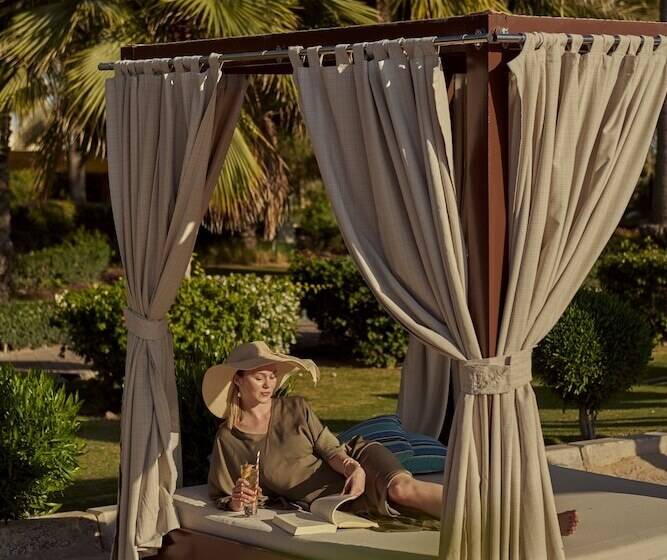 Grand Hyatt Doha Hotel & Villas